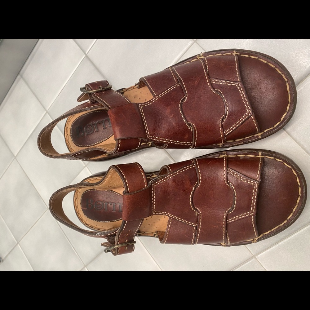 Born brown leather sandals NEW